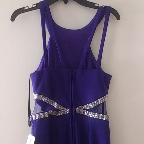 Formal dress - Picture 3 of 4